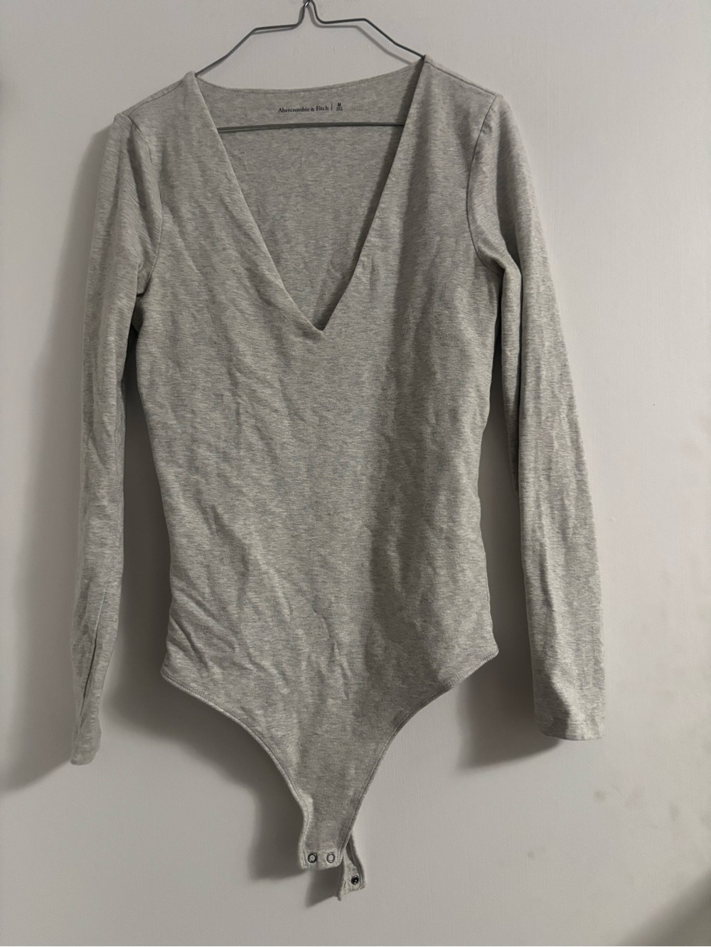 Abercrombie & Fitch Light Gray Long-Sleeve V-Neck Bodysuit